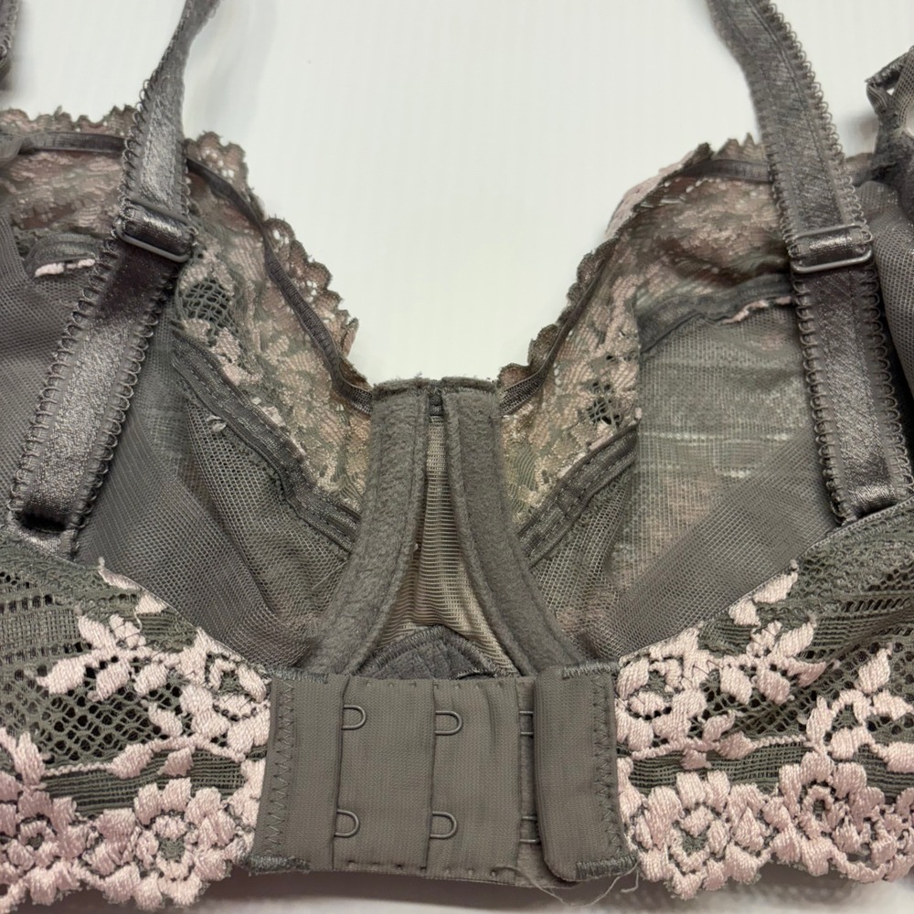 Wacoal Embrace Lace Underwire Bra Womens 32DD Floral Grey Pink 65191 Lingerie - Picture 3 of 4